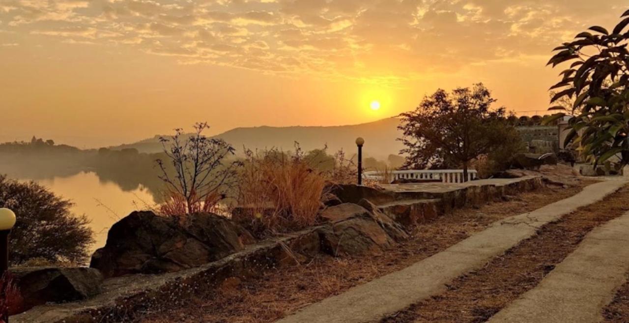 Prime Neelkanth Forest Retreat Resort Tehla Esterno foto