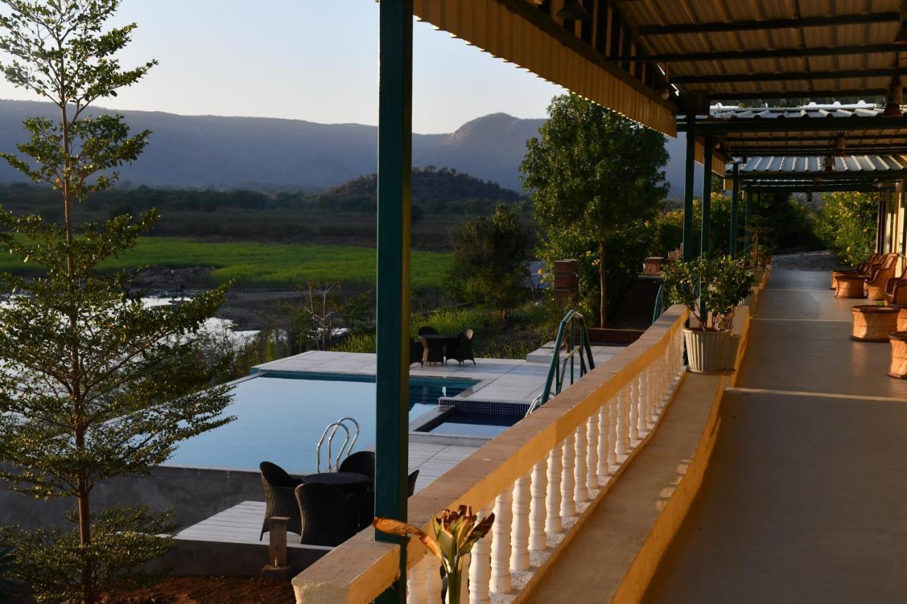 Prime Neelkanth Forest Retreat Resort Tehla Esterno foto